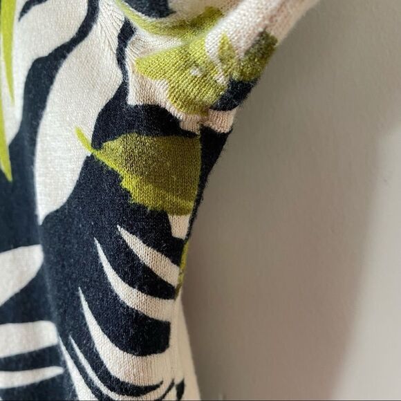 TOMMY Bahama-Tropical Lightweight Knit Sweater - Picture 6 of 9